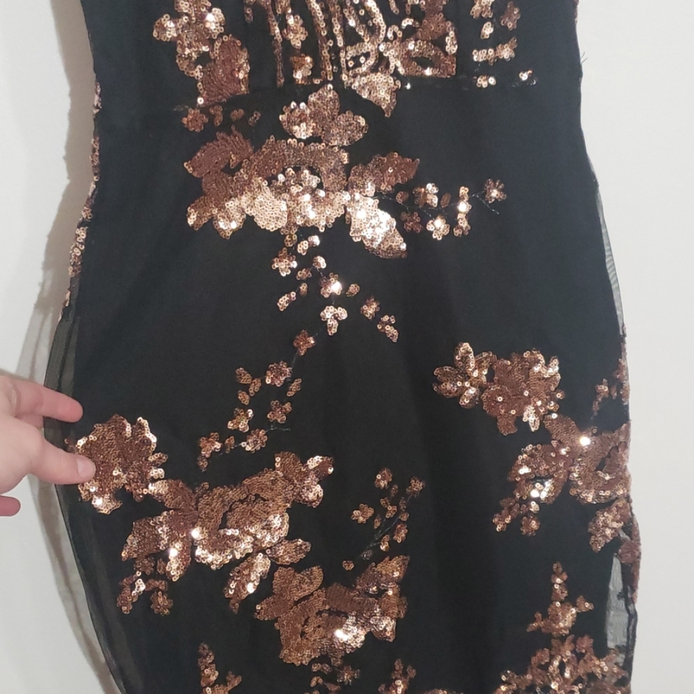 SOLD NWOT NWD Sexy V Neck sequined dress - Picture 3 of 7